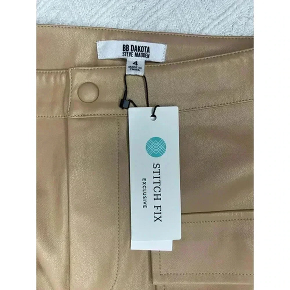 BB Dakota by Steve Madden Vegan Leather Mini Skirt, size 4 in Light Pink - Picture 3 of 9